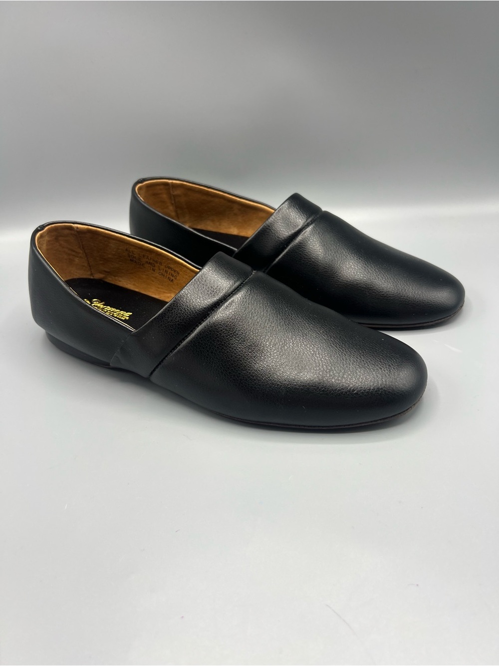 Vermont Country Store Men's Black Classic Leather Slippers